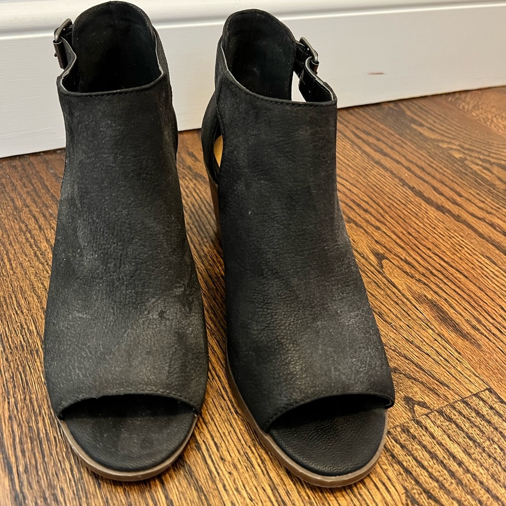 Lucky brand black peep toe shoe - Picture 6 of 6